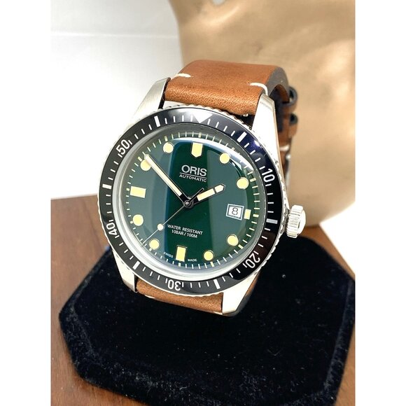Oris Men's Watch 7720 Divers Sixty-Five Swiss Automatic Green Dial Brown Leather - Picture 1 of 15
